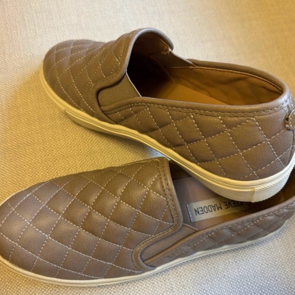 Steve Madden Woman’s Quilted Brown Slip-On Loafers